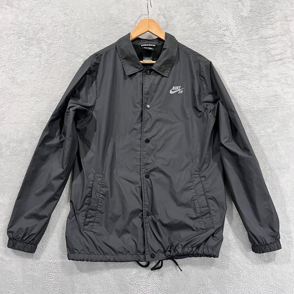 Nike SB Men's S Shield Windbreaker Coaches Jacket Mesh Lined Snap Button